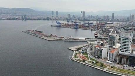 İzmir'in kabusu geri döndü! Vatandaş isyan etti: Bu koku insanı hasta eder