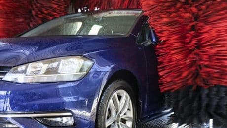 ¿Es seguro el túnel de lavado? Todo lo que debes saber antes de meter tu coche en uno