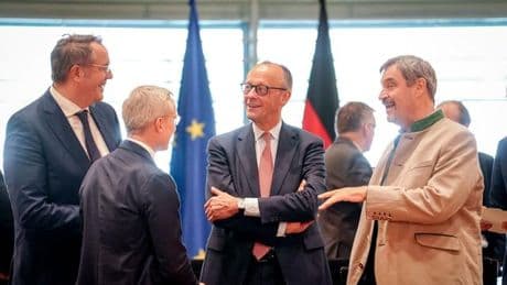 Steuern Investitionspaket: Schweitzer sieht "Etappensieg für Deutschland"