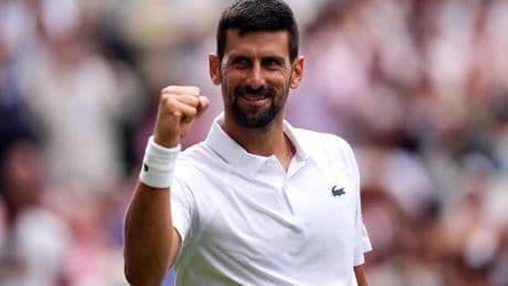 El sorprendente cambio de Lacoste como homenaje a Djokovic que le reconoce como 'el mejor tenista de la historia'
