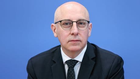 Almanya'da bir ilk! İç istihbaratın başına bir Türk atandı