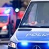 Unfälle mit Einsatzfahrzeugen in Mitte: Erst fährt der Notarzt einen Radfahrer an, dann die Polizei eine Fußgängerin