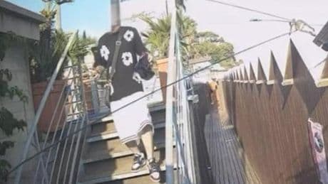 Albisola, ladro filmato ai Lido della Palma: “Scende, apre le cabine e va via in 90 secondi”