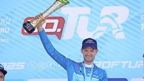 Wout Poels (37) kan in illuster Giro-rijtje komen: ’Het zou echt vet zijn als het me lukt’