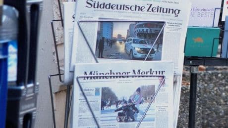 Medien: Worum es im Konflikt zwischen Journalisten und Verlegern geht