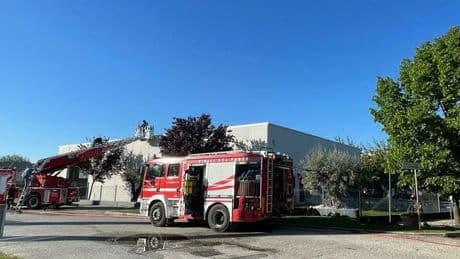 Ultraleggero precipita in Umbria, morto il pilota. Passeggero si salva lanciandosi prima dello schianto