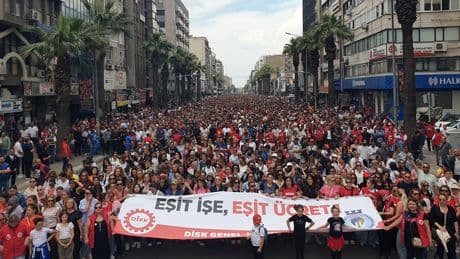 İzmir'de grev 3'üncü gününde: Yönetimin teklifleri kabul edeceğimiz teklifler değil
