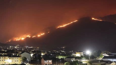 España alcanza más de 340.000 hectáreas quemadas este año por incendios, 200.000 en cuatro días