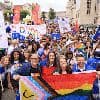 Brussels Pride trekt door de hoofdstad: “Je zou anno 2025 moeten kunnen zijn wie je bent, en dat lukt zeker nog niet altijd”