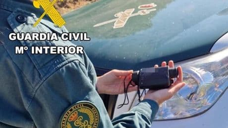 Sorprenden y denuncian a un cazador en Burgos con un accesorio para su rifle prohibido en Castilla y León