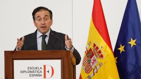 El Gobierno cree que el fracaso en Europa sobre el catalán no afectará a la legislatura y logra que Junts culpe al PP