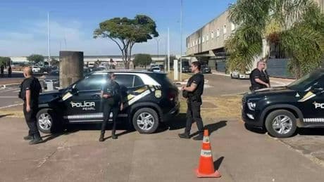 Brésil : la pression judiciaire s'accroît sur Jair Bolsonaro, malgré le soutien de Donald Trump