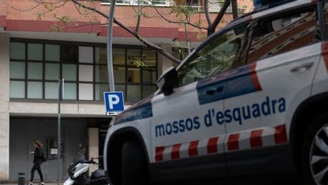 Detenido un joven de 19 años tras robar joyas, dinero y móviles en un piso de Martorell