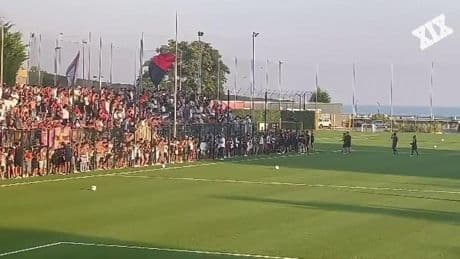 L'allenamento a porte aperte del Genoa: più di mille tifosi nonostante il caldo