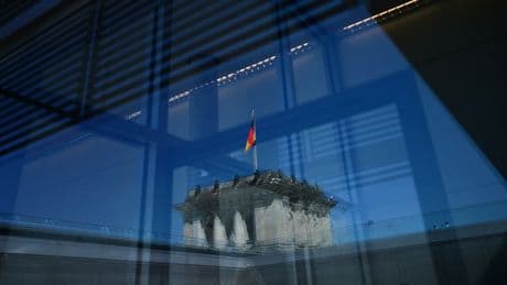 Schockstarre und Habeck als Erklärbär: So war die Stimmung bei der gescheiterten Merz-Wahl