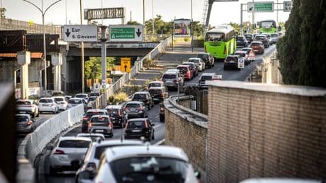 Quando è meglio partire (e quando no) per le vacanze? Date e strade da evitare a luglio e agosto, traffico e bollini rossi dell'estate: la guida