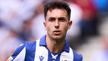 Martin Zubimendi casts doubt on Arsenal transfer with new comments on club future
