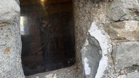 Bordighera, rubata la conchiglia dal monumento del Marabutto | Foto