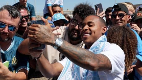 Transferzomer 2025: Feyenoord zwaait Paixao definitief uit: ’Ga alles in Rotterdam missen’