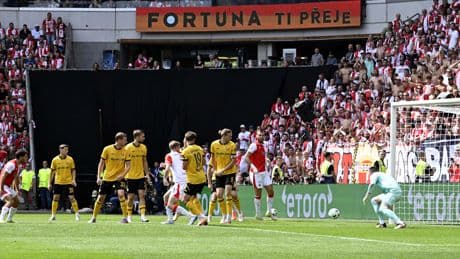 Nach Dynamo-Blackout in Prag - Wie Trainer Stamm jetzt den Druck erhöht