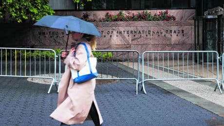 Tegenslagen? Welnee, Trump zet vol door