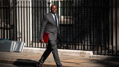 Hongkong: Großbritannien verurteilt von Hongkong erlassene Haftbefehle