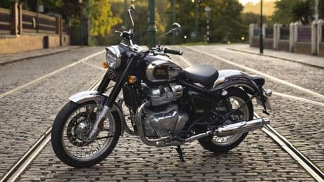 Royal Enfield Classic 650, la moto que se conduce con el carnet A2 y parece recién salida del túnel del tiempo