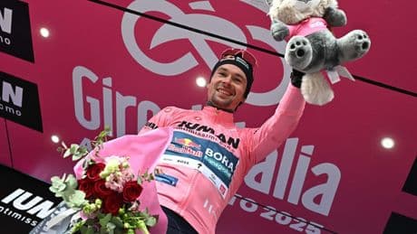 Giro d’Italia: nel primo arrivo in salita vince Ayuso, il baby fenomeno. Ma in rosa è Roglic