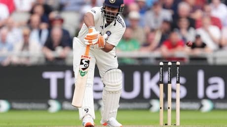 Rishabh Pant returns despite injury as India battle on at Old Trafford