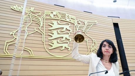 Wie Landtag und Verfassung vor Extremisten schützen?