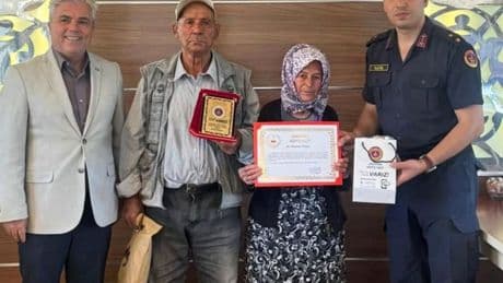 Tüm mal varlıkları olan evi bağışladılar