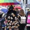 Riesenschlange für Trend-Plüschtiere: Hunderte stehen vor neuem Labubu-Laden in Berlin an