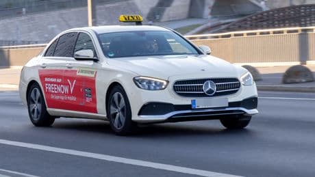 Taxifahrer Sadik rannte auf die Straße - Ich wollte helfen und wurde von der Polizei überfahren!