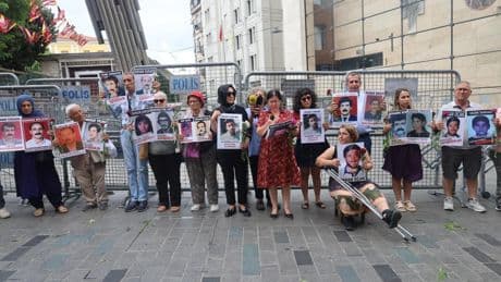 Cumartesi Anneleri’nin bin 62’nci hafta eylemi: 31 yıl önce katledilen Murat Aslan için adalet istendi