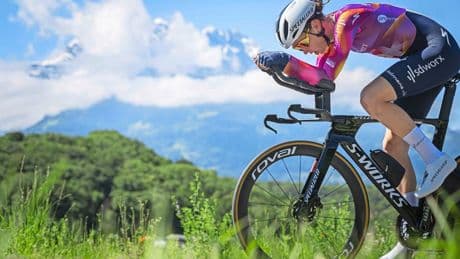Eerste etappewinst en leiderstrui voor Mischa Bredewold in Ronde van Baskenland