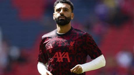 « Pouvez-vous nous dire comment il est mort, où et pourquoi ? » : Mohamed Salah interpelle l’UEFA sur son silence après l’assassinat du « Pelé Palestinien » par Israël