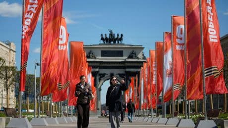Weltkriegsgedenken: Gedenken in Kriegszeiten – Kiew stört Putins Siegesparade