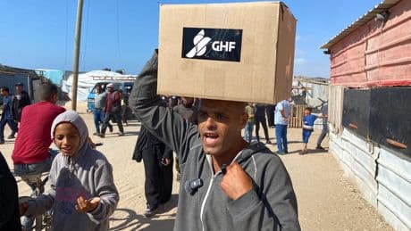 Thousands of Palestinians Storm Aid Distribution Site in Gaza