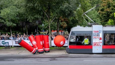 Un bowling géant... en tramway : à Vienne, un Mondial inédit pour les conducteurs de transports en commun