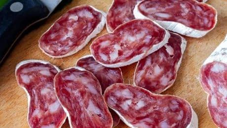 Alerta alimentaria «grave» por la presencia de Salmonella en varios lotes de fuet de dos conocidas marcas