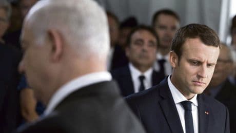 Accusé d’attiser l’antisémitisme par Netanyahou, Macron pris au piège de la propagande israélienne