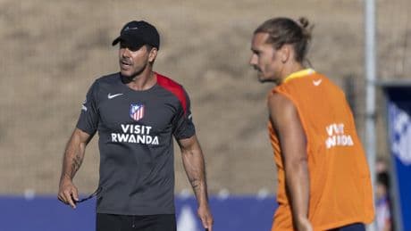 Simeone recuperó un futbolista y dejó ver el posible primer once del verano