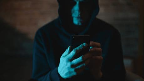 Trent’anni di tecnologia, stessa falla: l’essere umano