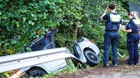 Ennepetal: Heftiger Unfall – zwei Menschen sterben in Sportwagen