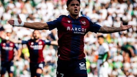 El Levante gana en Elche pone al rojo vivo el ascenso