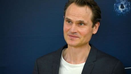 "Tatort"-Star im Interview: Sind Sie ein Frauenversteher, Herr Hinrichs?