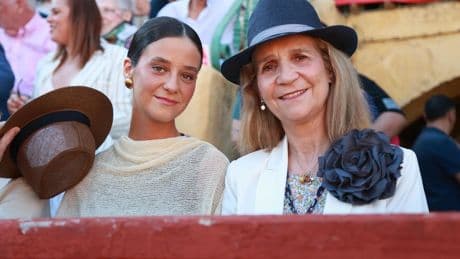 Victoria Federica, la invitada ideal más castiza para una tarde de toros con la infanta Elena