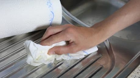 Kommt Papier der Küchenrolle in den Biomüll? Richtig entsorgen
