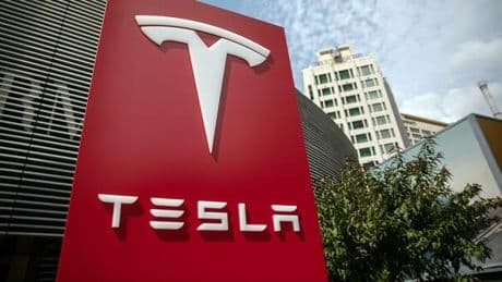 Tesla crolla a Wall Street con il lancio del partito di Elon Musk: -7%