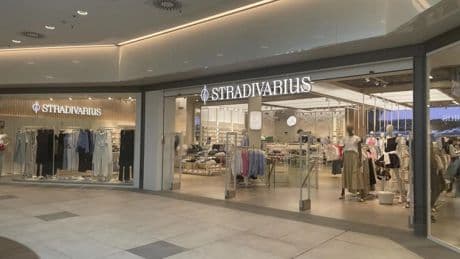 Stradivarius lanza la chaqueta más elegante y barata de la temporada: disponible en dos tonos por 25,99 euros